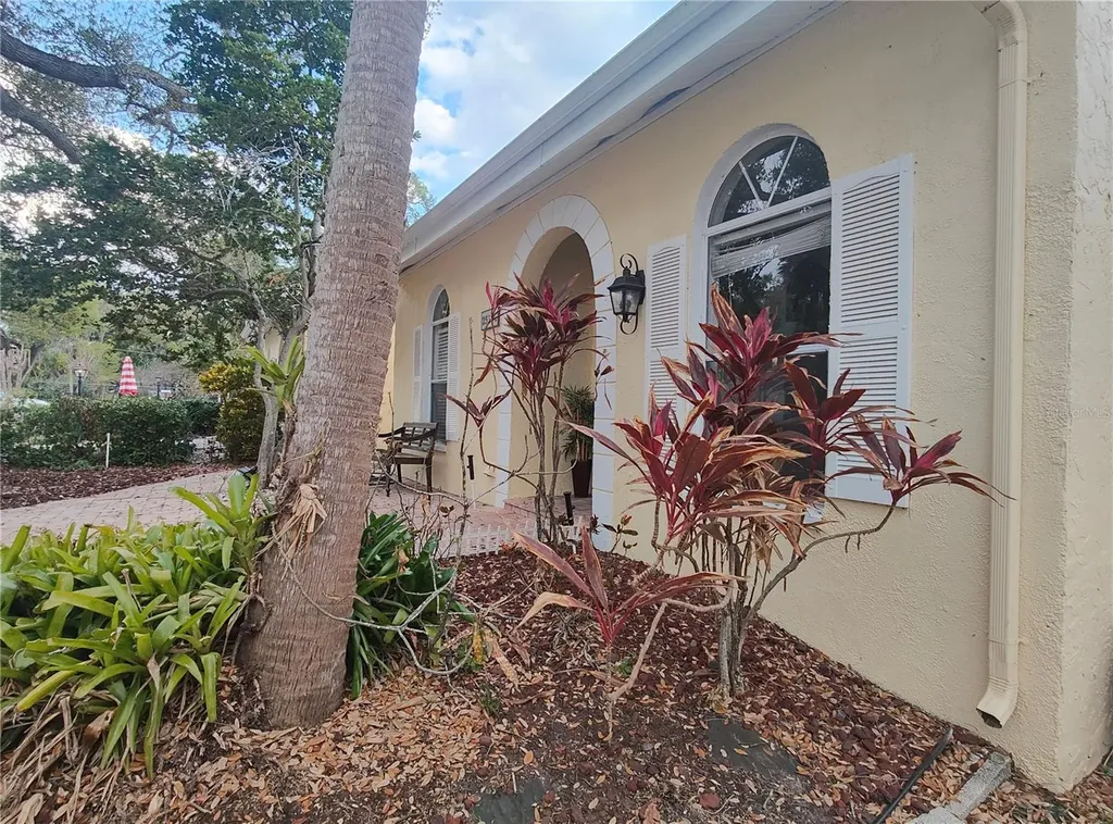2512 W Texas Avenue Tampa FL 33629