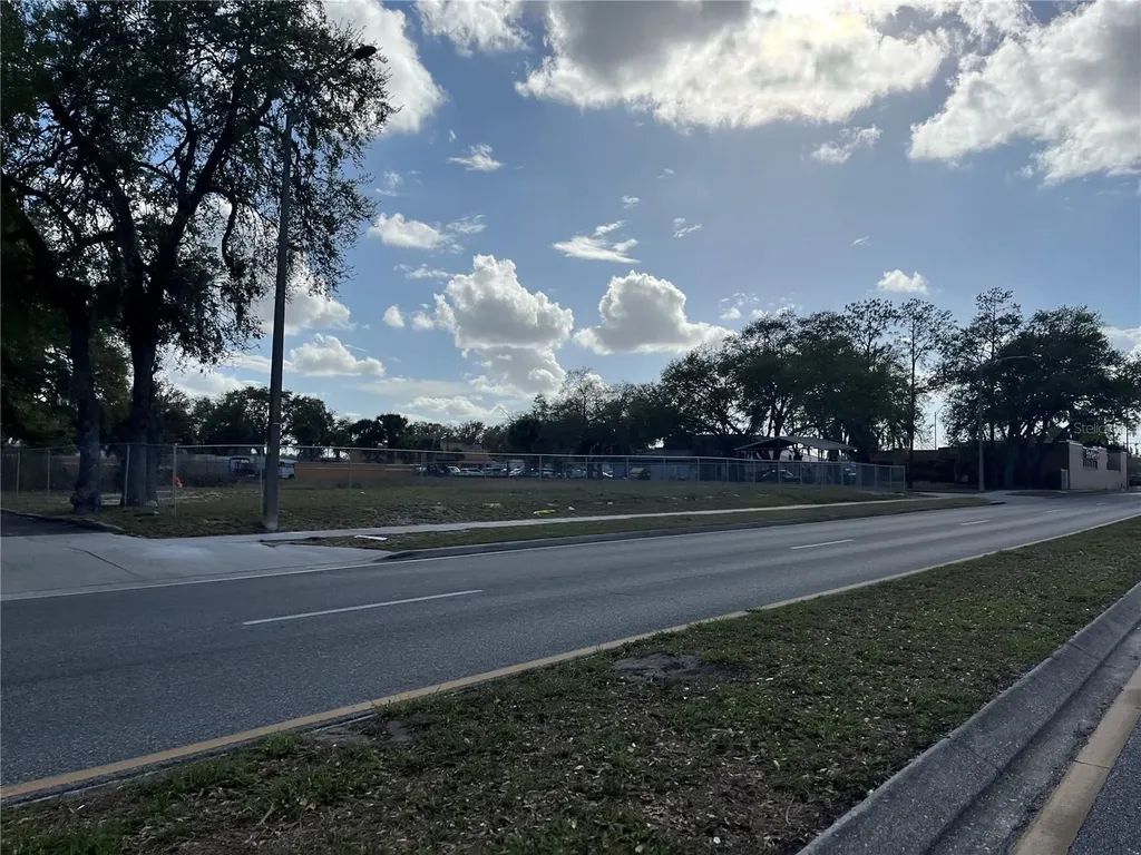 5750 Pershing Avenue Orlando FL 32822