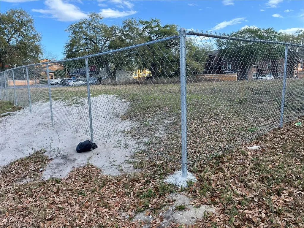 5750 Pershing Avenue Orlando FL 32822