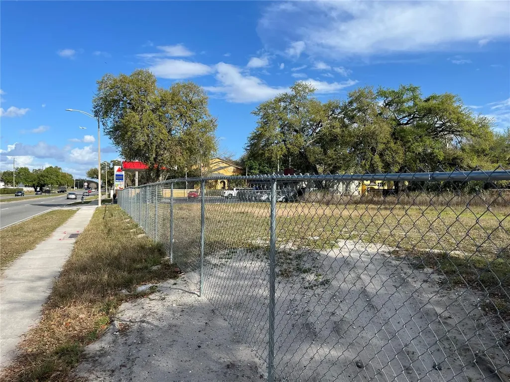 5750 Pershing Avenue Orlando FL 32822