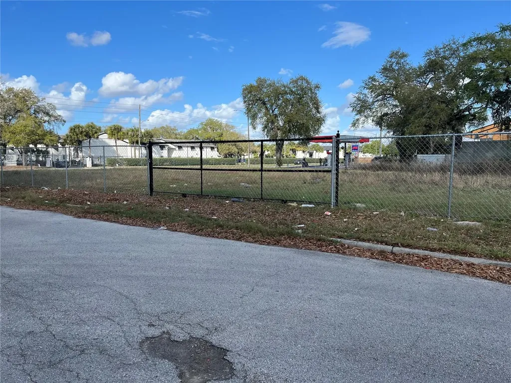 5750 Pershing Avenue Orlando FL 32822