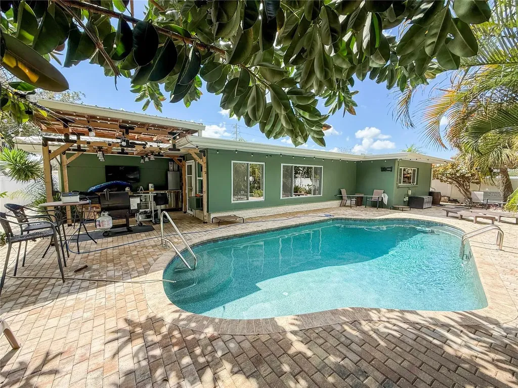 2058 Nursery Road Clearwater FL 33764