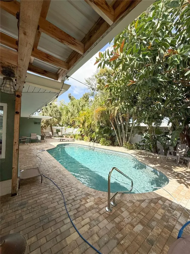 2058 Nursery Road Clearwater FL 33764
