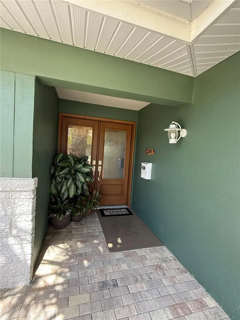 2058 Nursery Road Clearwater FL 33764