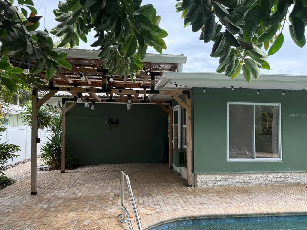2058 Nursery Road Clearwater FL 33764