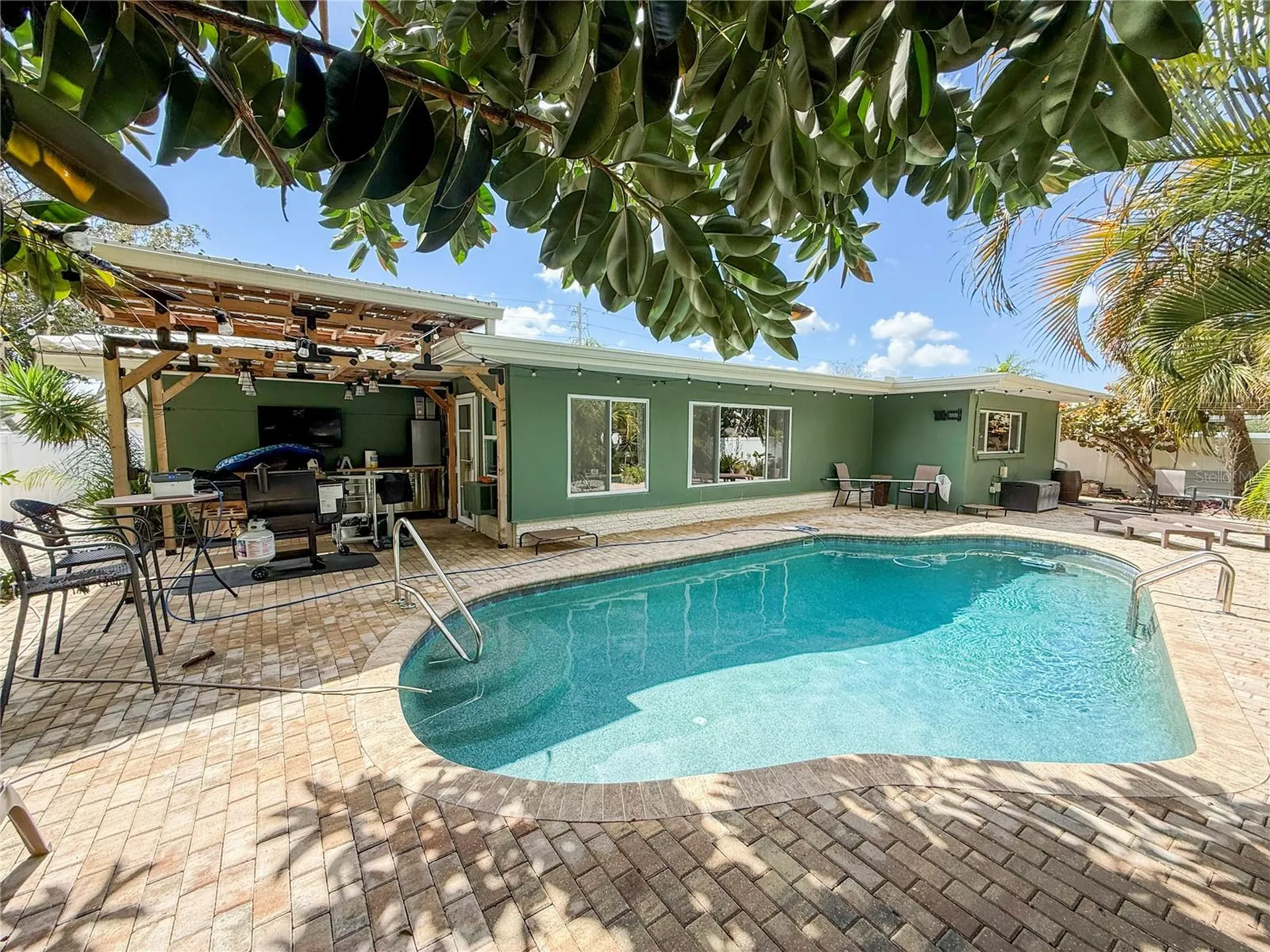2058 Nursery Road Clearwater FL 33764