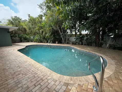 2058 Nursery Road Clearwater FL 33764