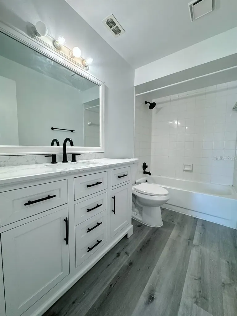 5219 Via Hacienda Circle Orlando FL 32839