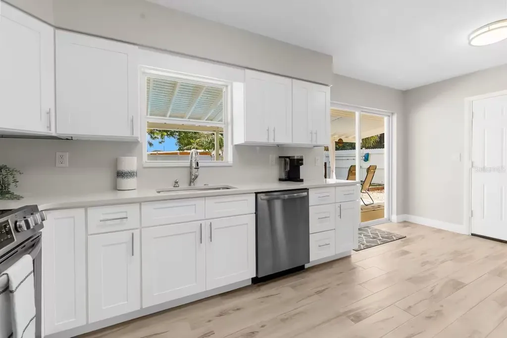 8215 Quail Road Seminole FL 33777