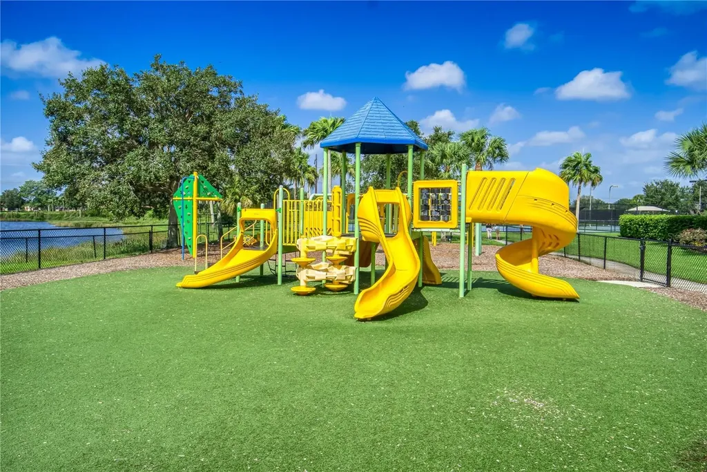 819 Fairwaycove Lane Bradenton FL 34212