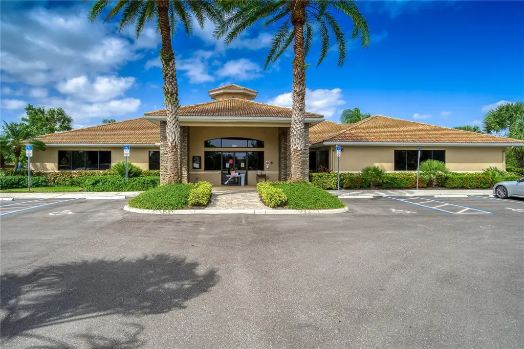 819 Fairwaycove Lane Bradenton FL 34212