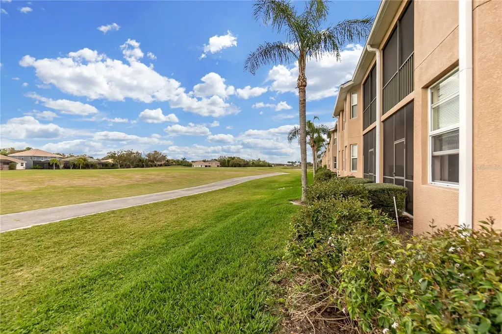 819 Fairwaycove Lane Bradenton FL 34212