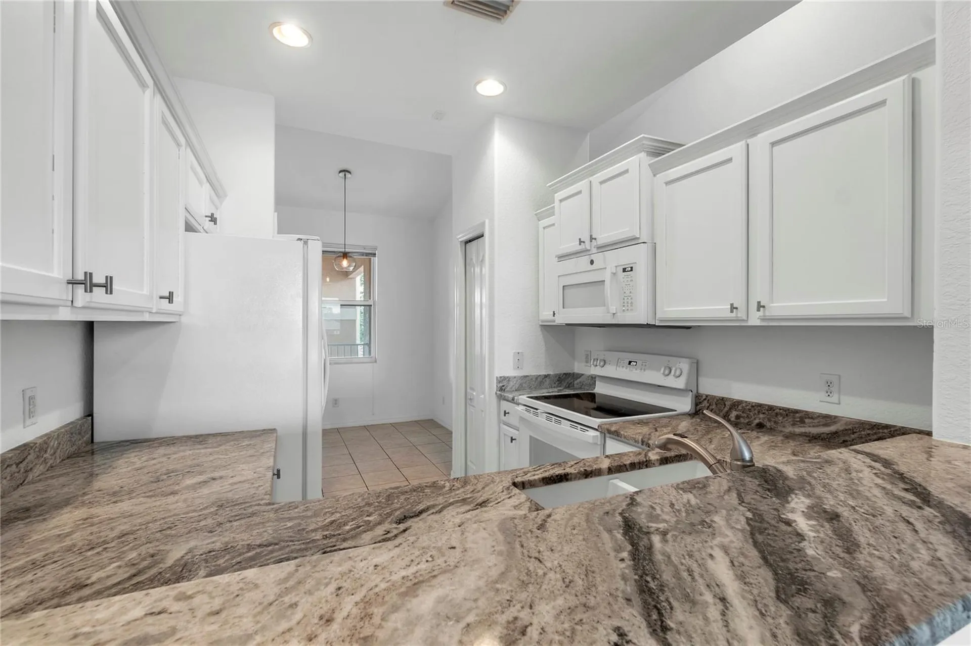 819 Fairwaycove Lane Bradenton FL 34212