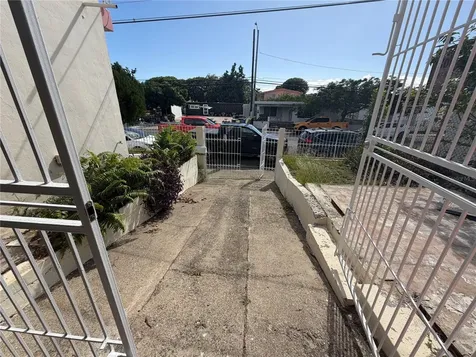 1 Blq F 3 Esteban Cruz (1) Street Guayama PR 00784