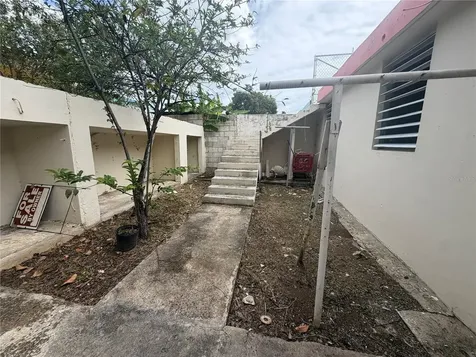 1 Blq F 3 Esteban Cruz (1) Street Guayama PR 00784