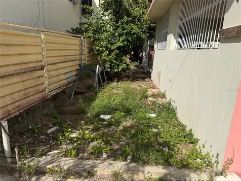 1 Blq F 3 Esteban Cruz (1) Street Guayama PR 00784
