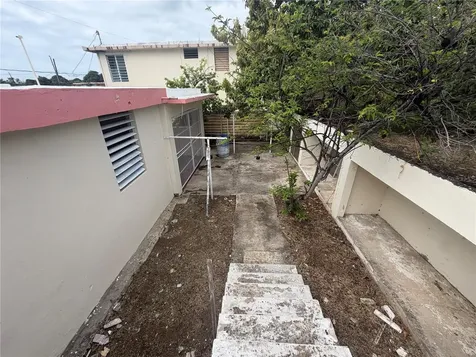 1 Blq F 3 Esteban Cruz (1) Street Guayama PR 00784