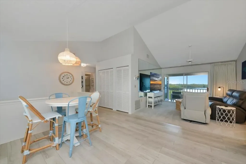 946 Sandpiper Circle Bradenton FL 34209