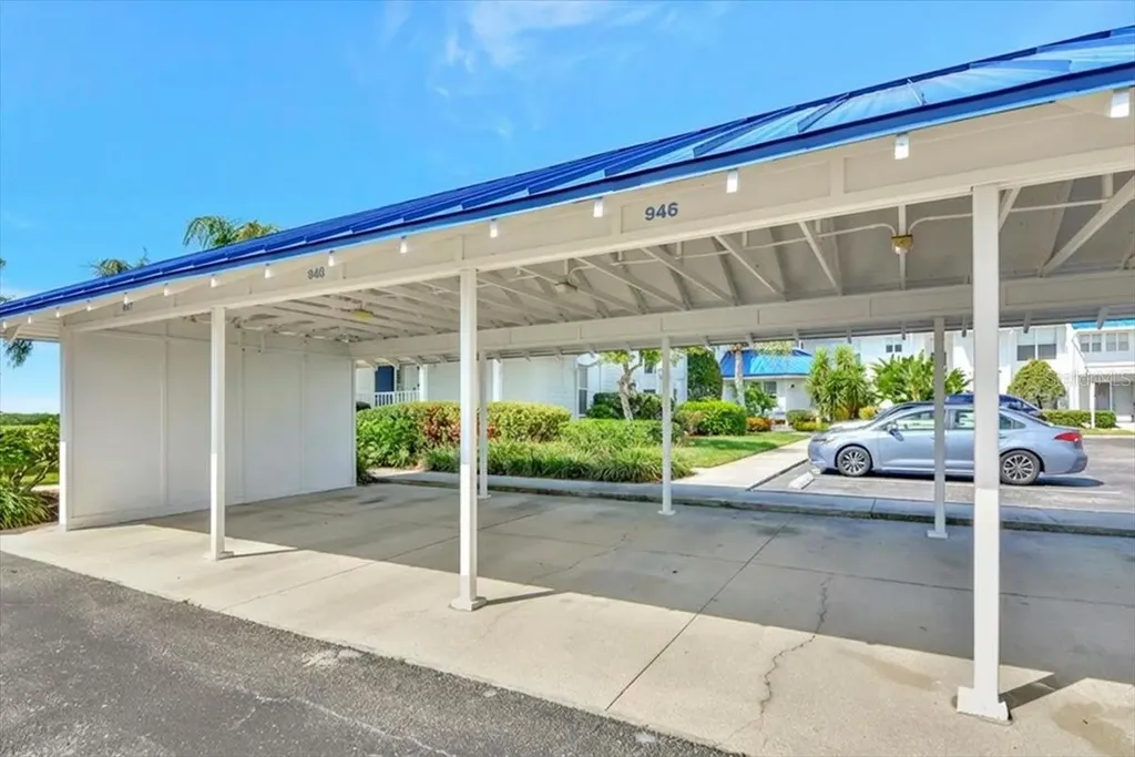 946 Sandpiper Circle Bradenton FL 34209