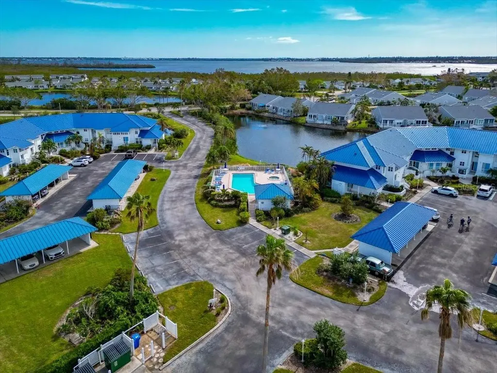 946 Sandpiper Circle Bradenton FL 34209