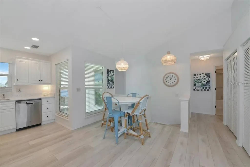 946 Sandpiper Circle Bradenton FL 34209