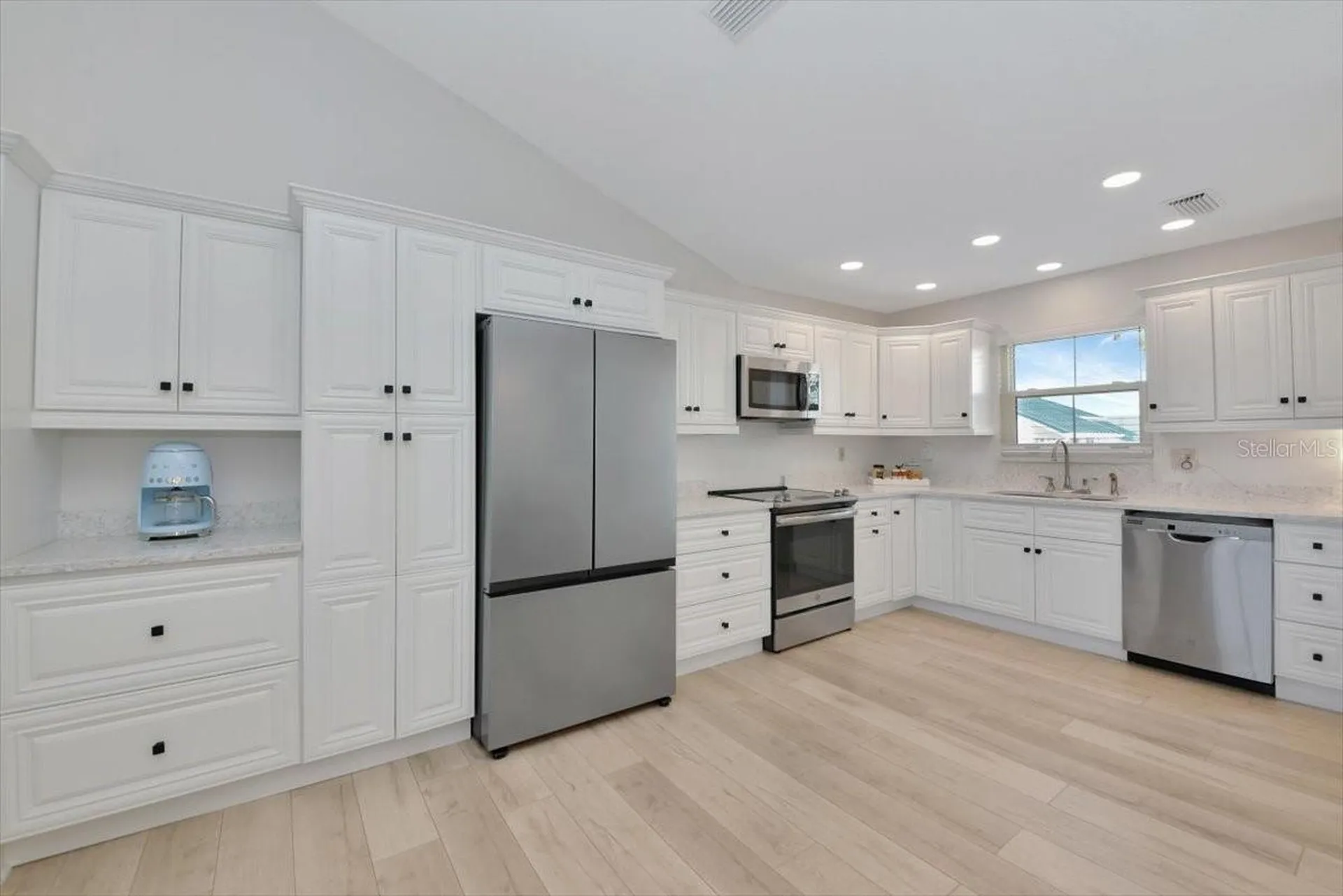 946 Sandpiper Circle Bradenton FL 34209