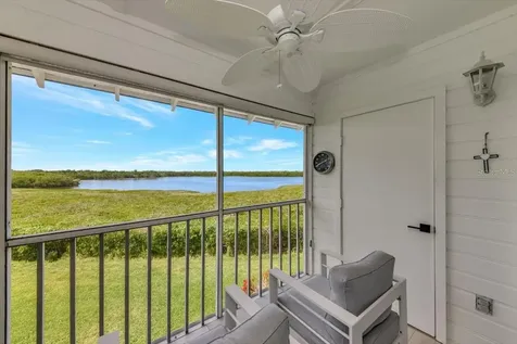 946 Sandpiper Circle Bradenton FL 34209