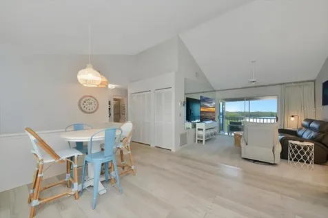 946 Sandpiper Circle Bradenton FL 34209