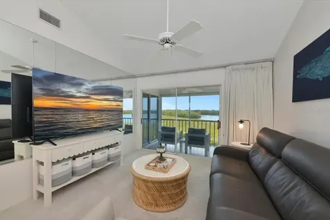 946 Sandpiper Circle Bradenton FL 34209
