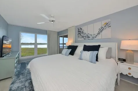 946 Sandpiper Circle Bradenton FL 34209