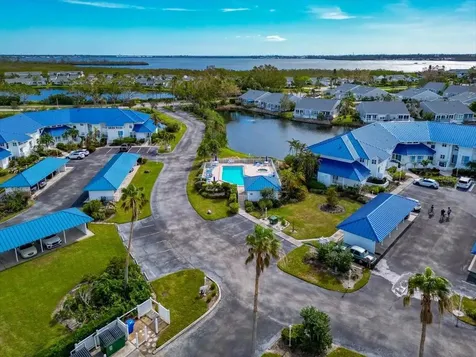 946 Sandpiper Circle Bradenton FL 34209