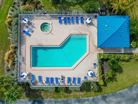 946 Sandpiper Circle Bradenton FL 34209