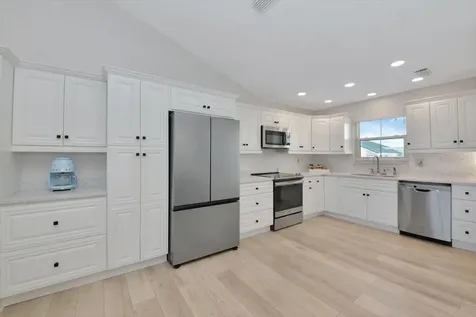 946 Sandpiper Circle Bradenton FL 34209