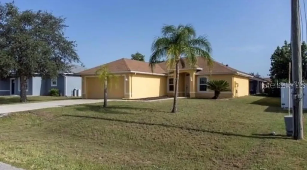 538 Lakeview Court Kissimmee FL 34759