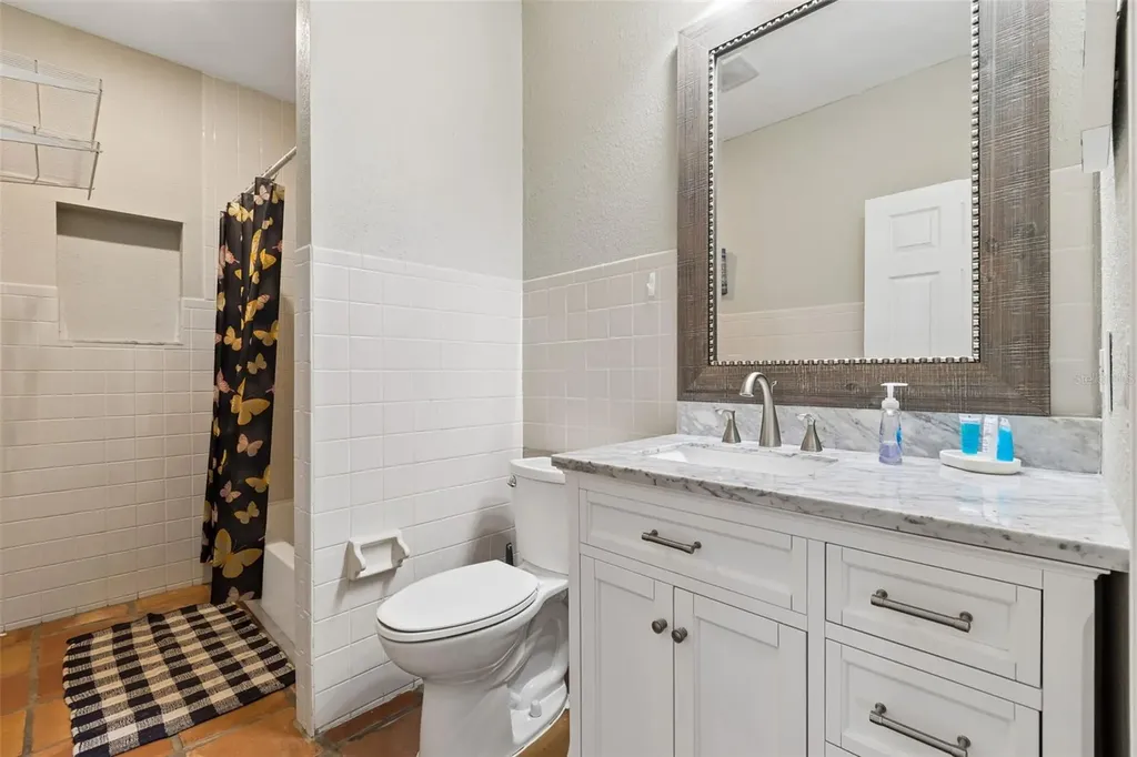 9901 Bay Drive Gibsonton FL 33534