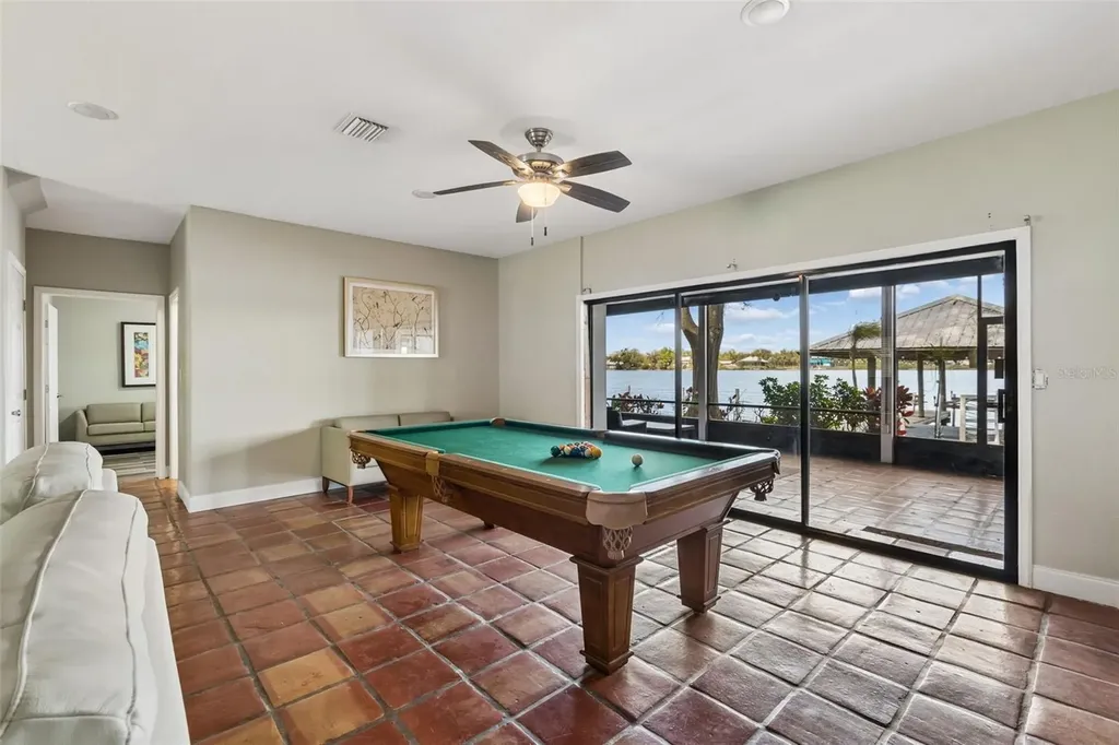 9901 Bay Drive Gibsonton FL 33534