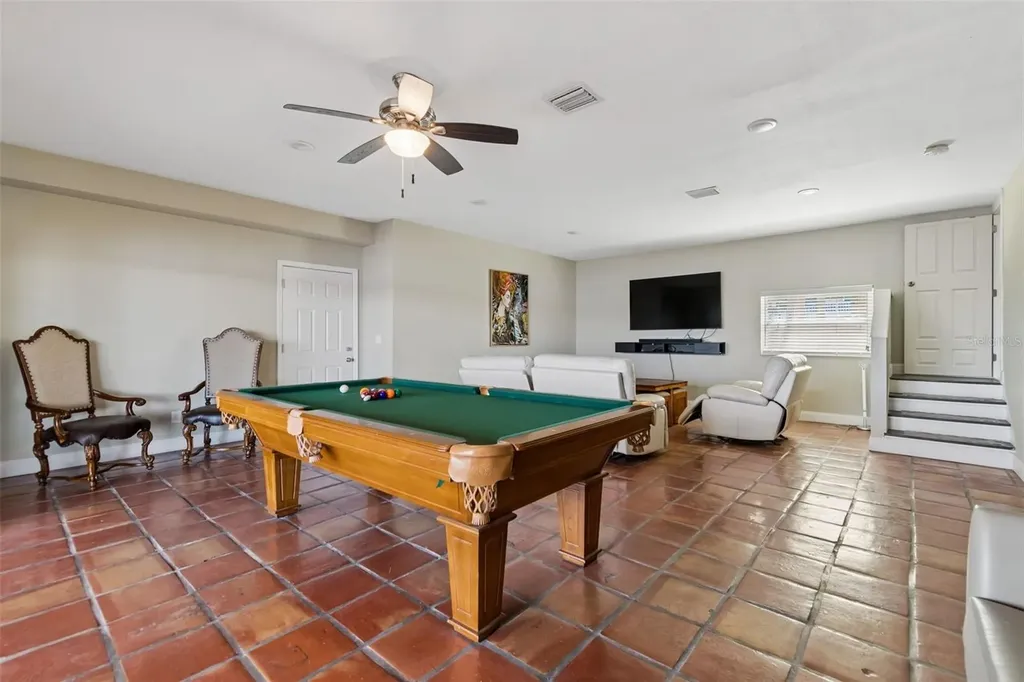 9901 Bay Drive Gibsonton FL 33534