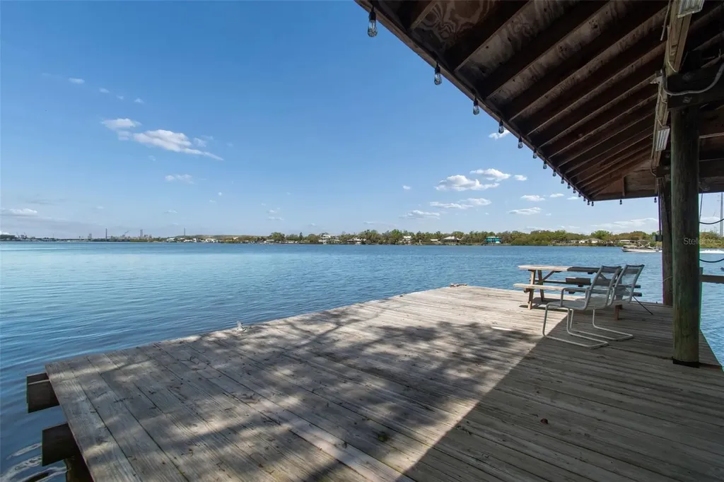 9901 Bay Drive Gibsonton FL 33534