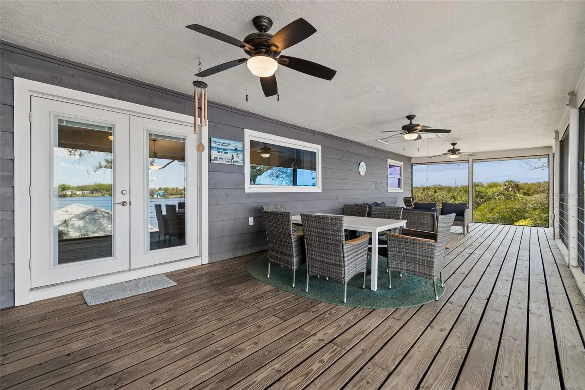 9901 Bay Drive Gibsonton FL 33534