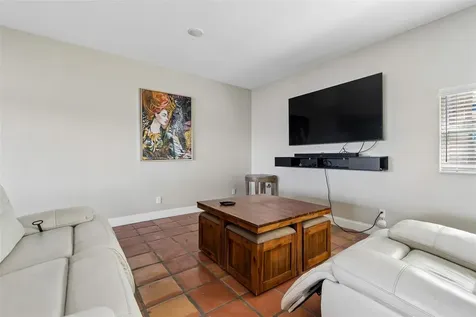 9901 Bay Drive Gibsonton FL 33534