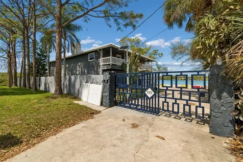 9901 Bay Drive Gibsonton FL 33534