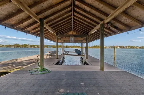 9901 Bay Drive Gibsonton FL 33534