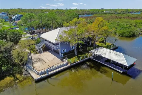 9901 Bay Drive Gibsonton FL 33534