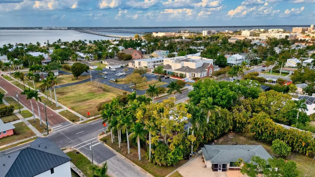 521 W Olympia Avenue Punta Gorda FL 33950