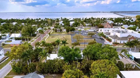 521 W Olympia Avenue Punta Gorda FL 33950
