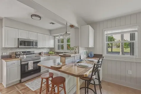 521 W Olympia Avenue Punta Gorda FL 33950