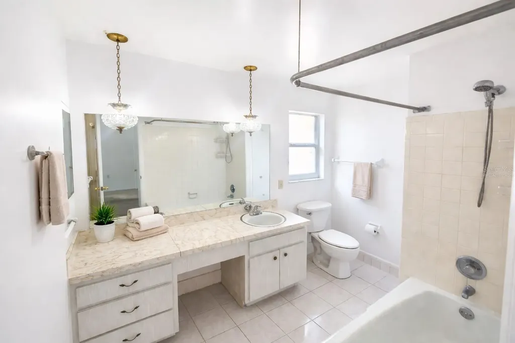 6480 31st Terrace N St Petersburg FL 33710