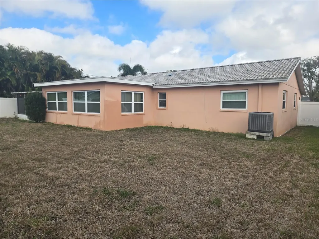 6480 31st Terrace N St Petersburg FL 33710