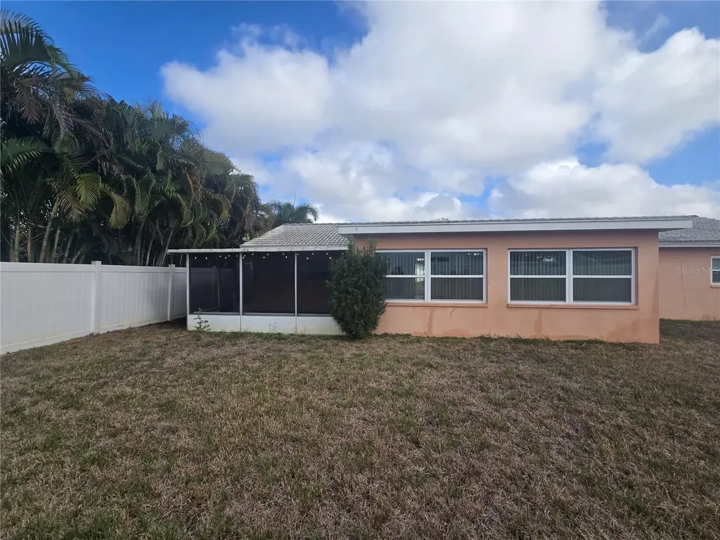 6480 31st Terrace N St Petersburg FL 33710