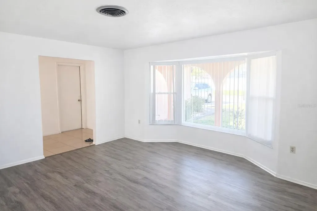 6480 31st Terrace N St Petersburg FL 33710